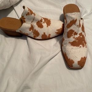 Crown vintage  cow print slides
